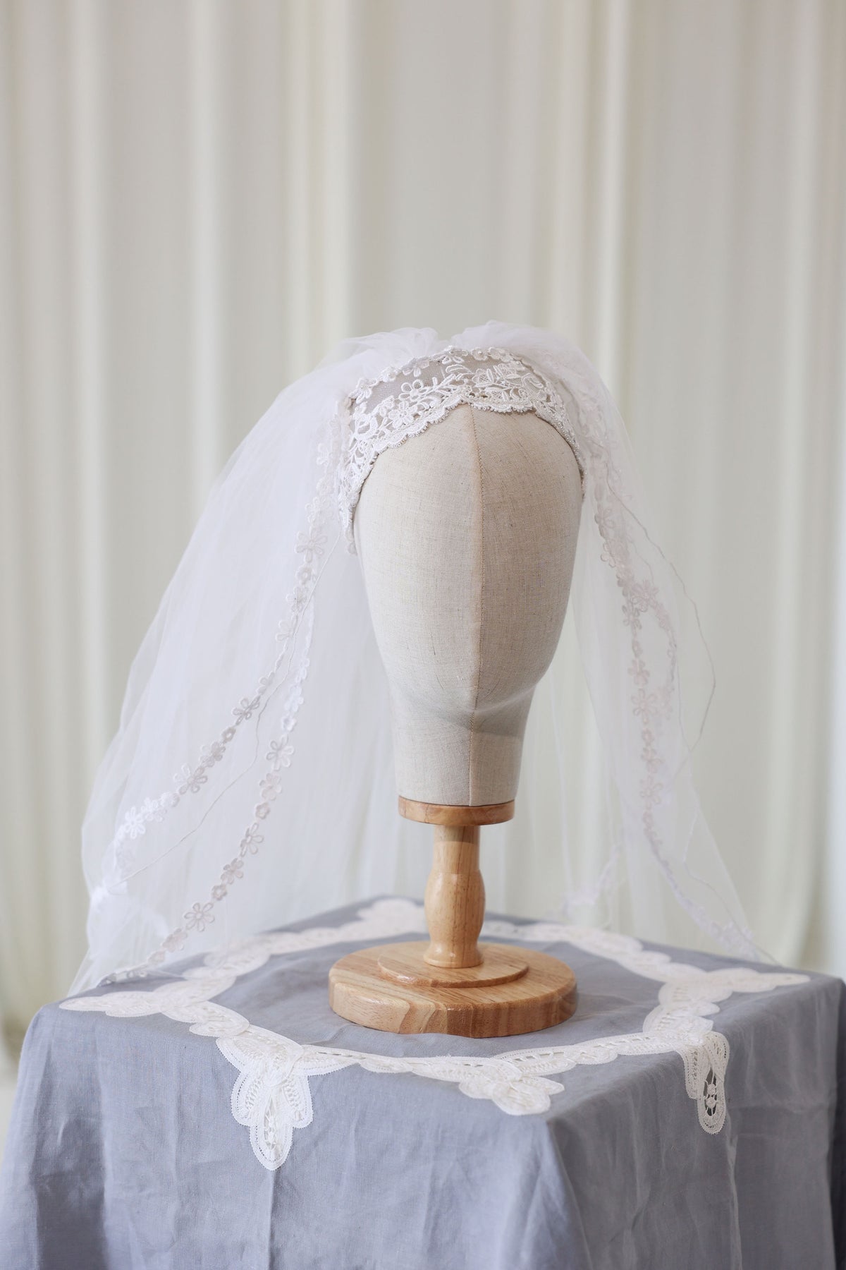 Mabel Vintage Lace Cap Veil