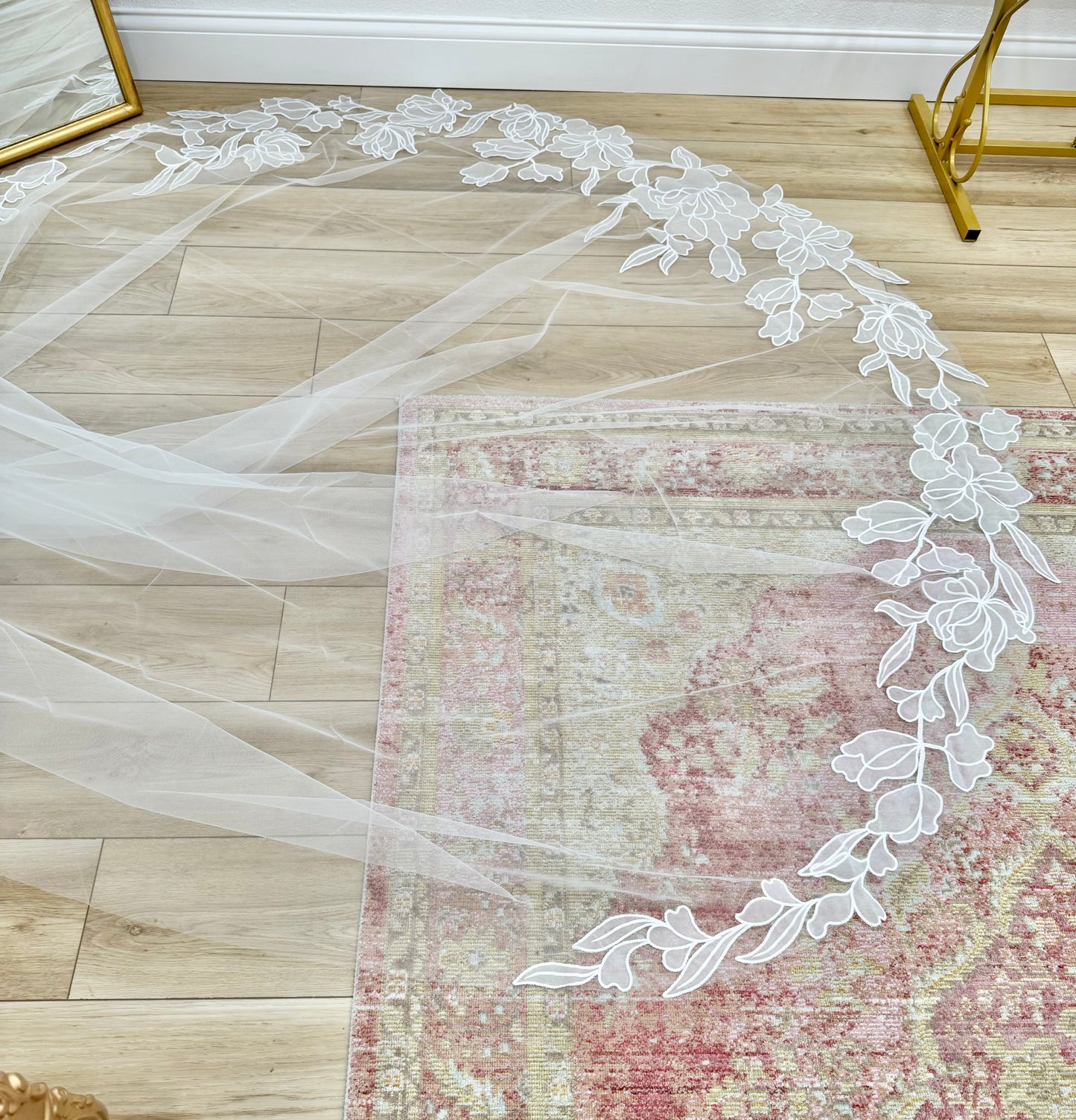 Lennon Veil