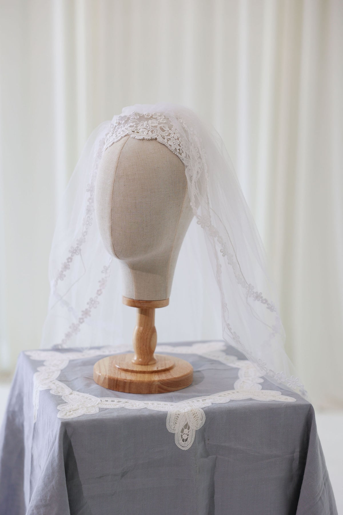 Mabel Vintage Lace Cap Veil