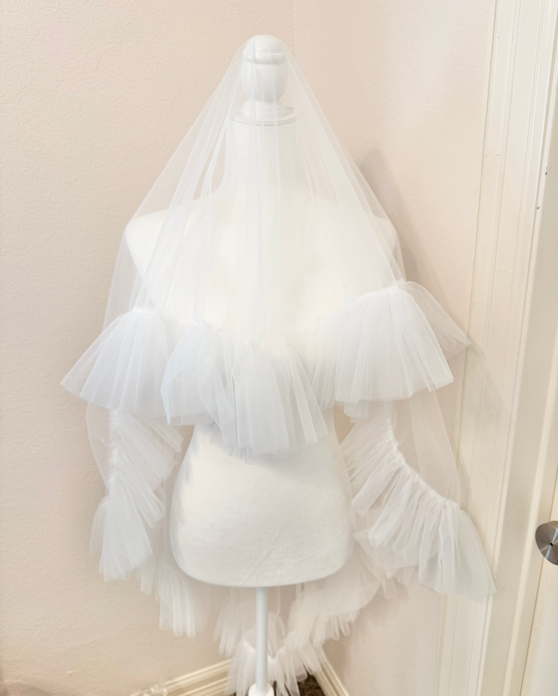 Ruffled Tulle Heart Veil