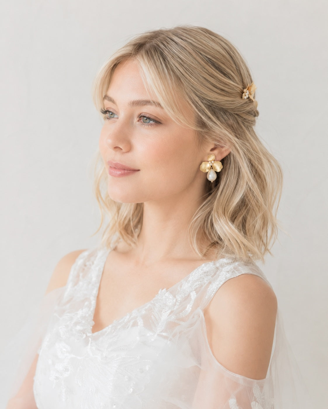 Eliza Gold Floral Earrings