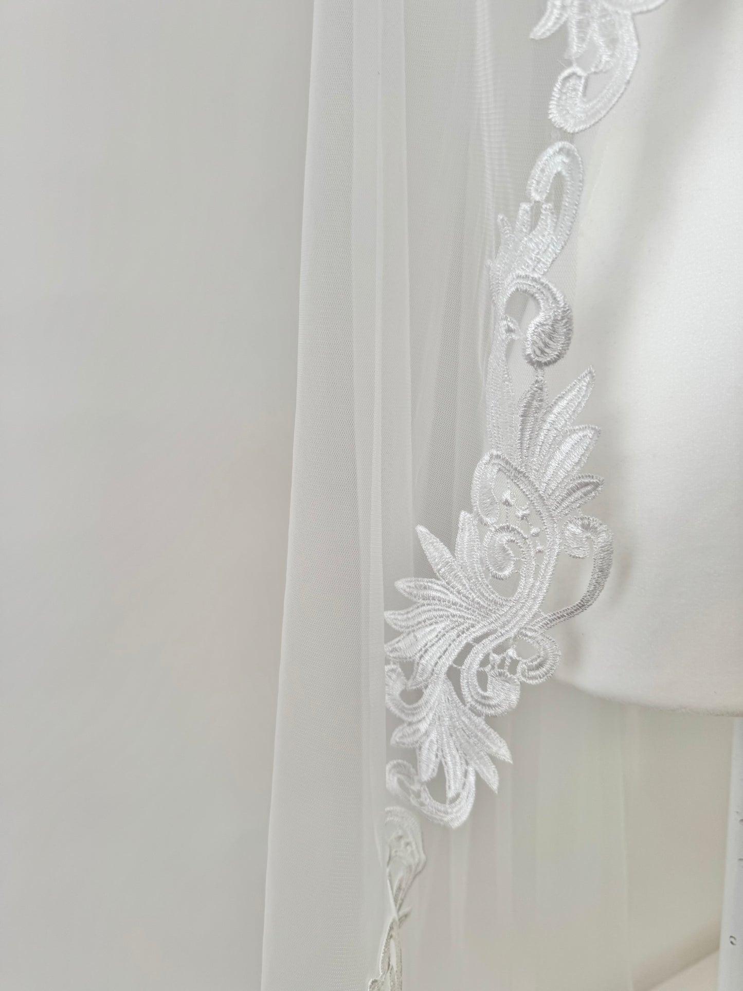 Fingertip Length Lace Wedding Veil 