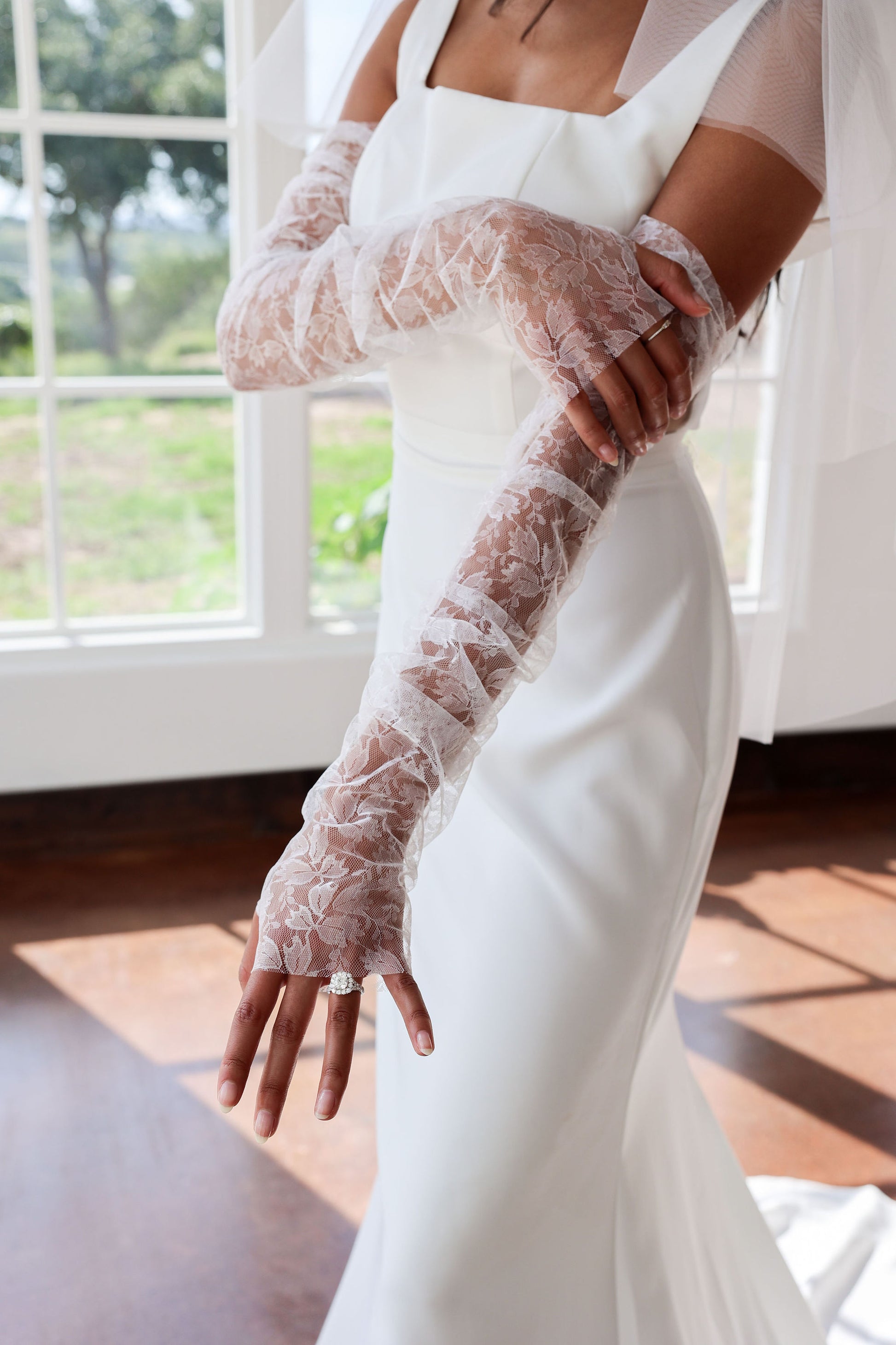 Lennox Lace Wedding Sleeves - Petite Marie Boutique Petite Mariee Boutique Lennox Lace Wedding Sleeves - Petite Marie Boutique Petite Mariee Boutique
