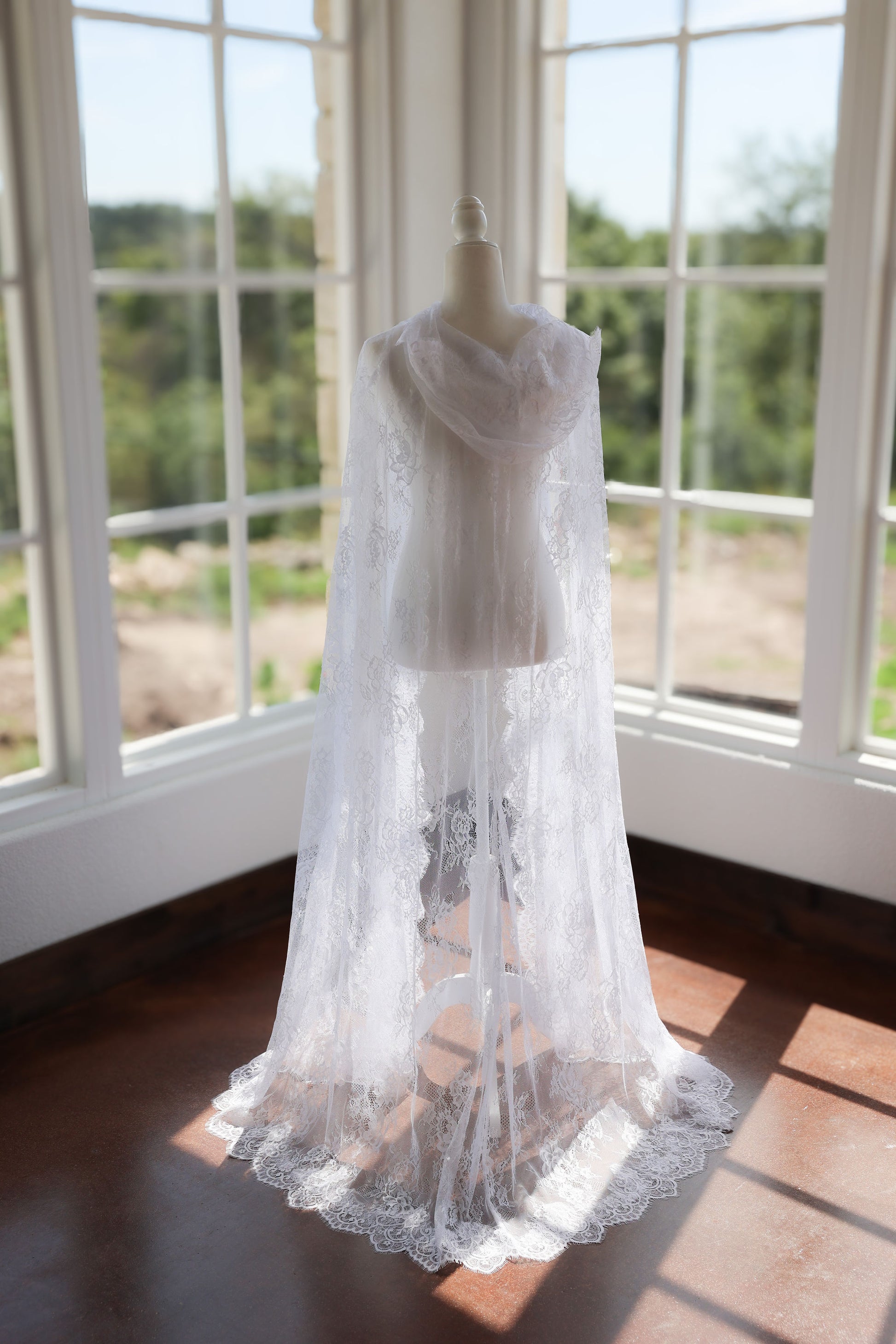 Collins Lace Bridal Cape - Petite Marie Boutique Petite Mariee Boutique Collins Lace Bridal Cape - Petite Marie Boutique Petite Mariee Boutique