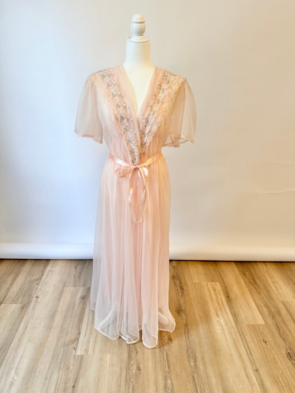 Vintage Bridal Robe Bride Getting Ready Outfit